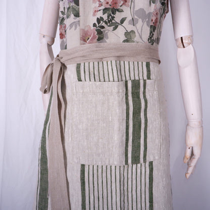 Village green  - Cafe apron