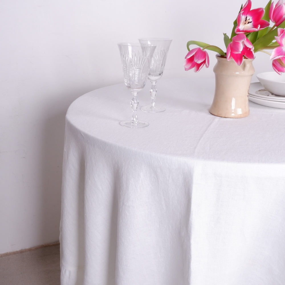 Round linen  tablecloth with ruffles - offwhite