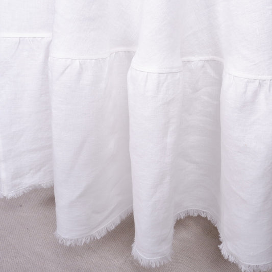 Round linen  tablecloth with ruffles - offwhite