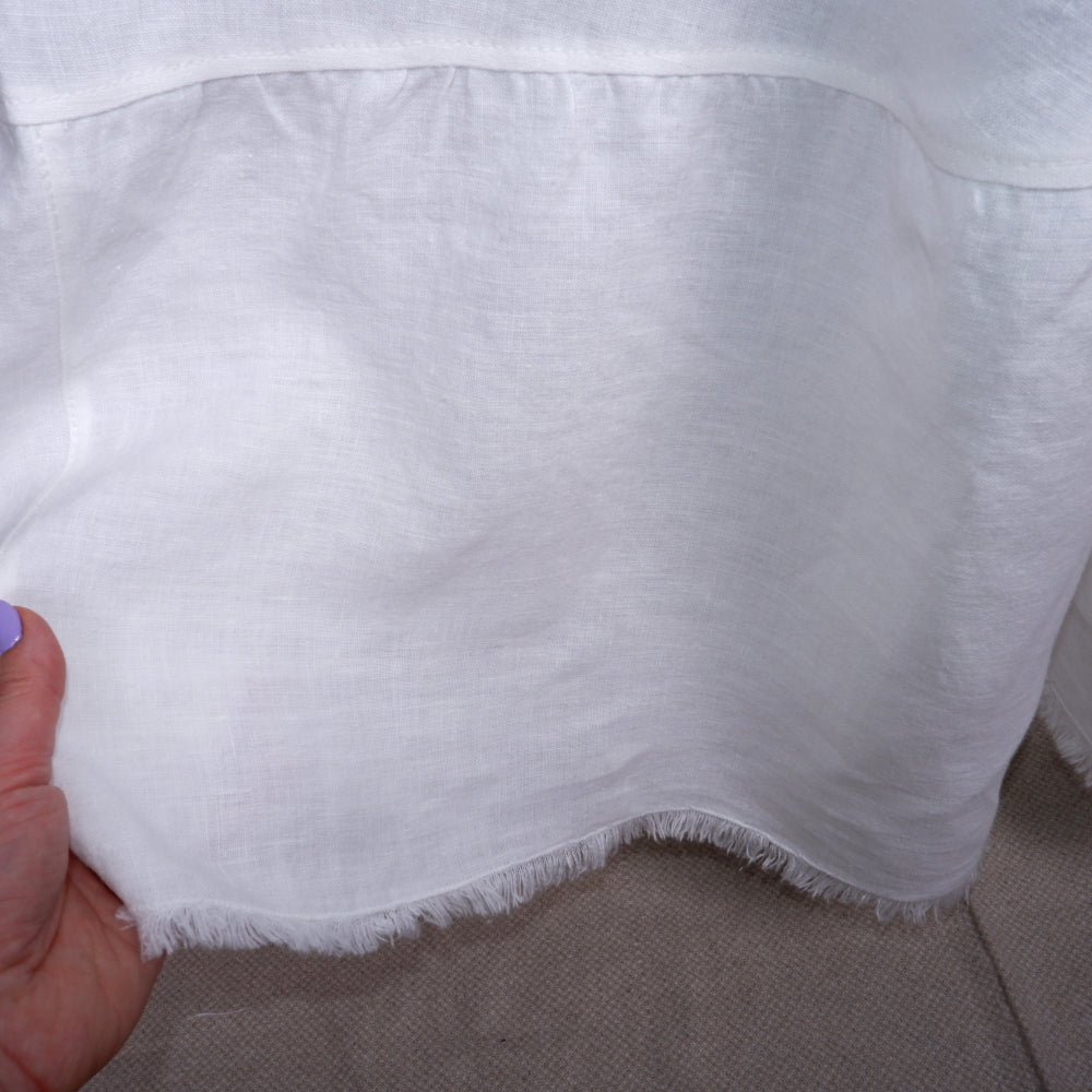 Round linen  tablecloth with ruffles - offwhite
