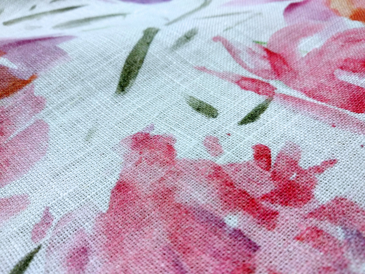 100% linen fabric Medium weight 150gsm  Prewashed . Print watercolor flower . for blouses, dresses, curtains, scarves,