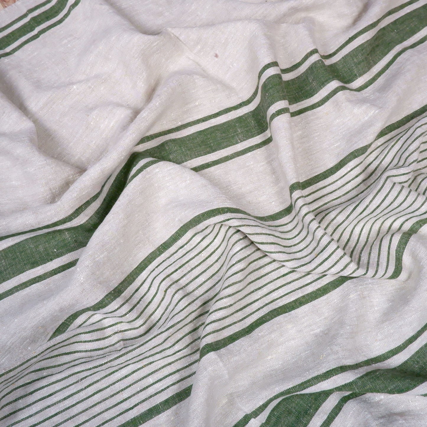 Village green- linen blanket