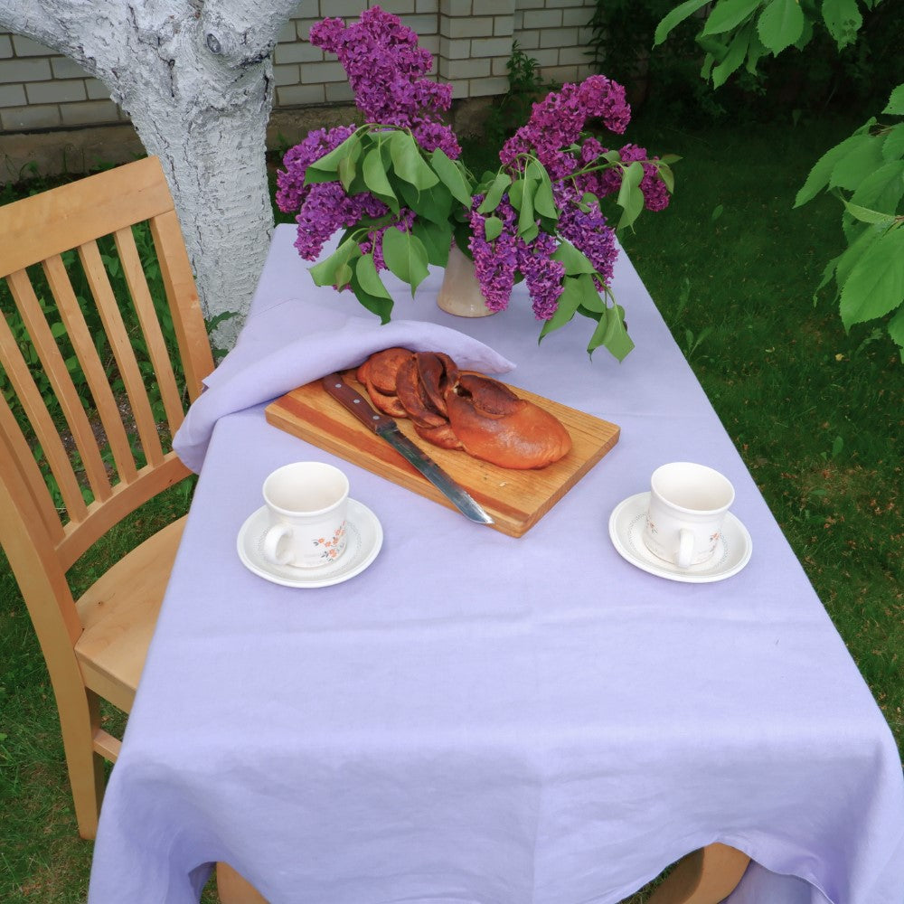 Linen tablecloth - pale purple