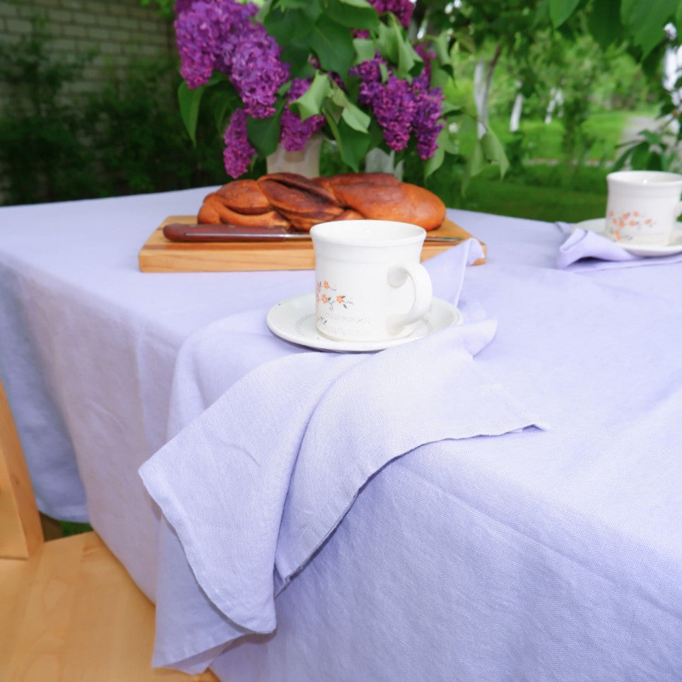 Linen tablecloth - pale purple