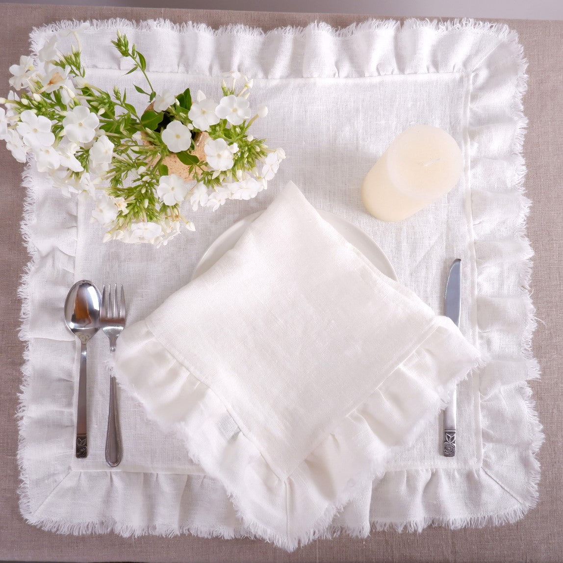 Ruffled offwhite linen napkin