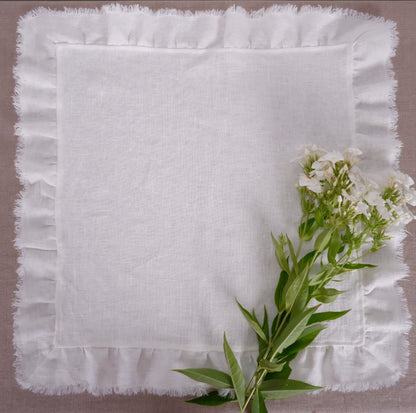 Ruffled offwhite linen napkin