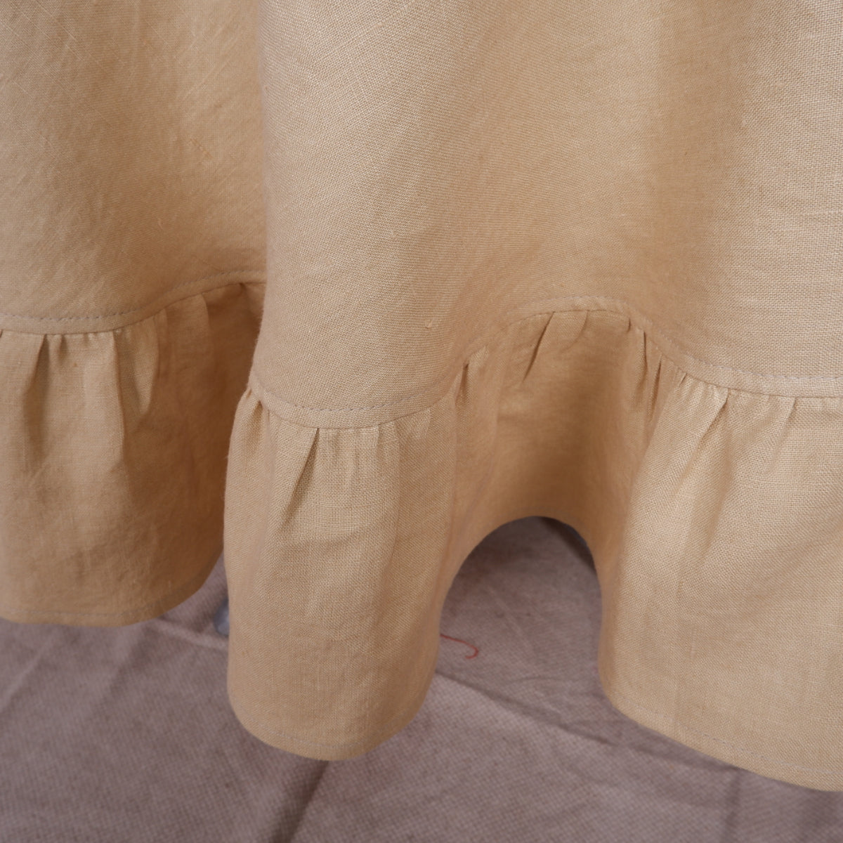 Round linen  tablecloth - with ruffles