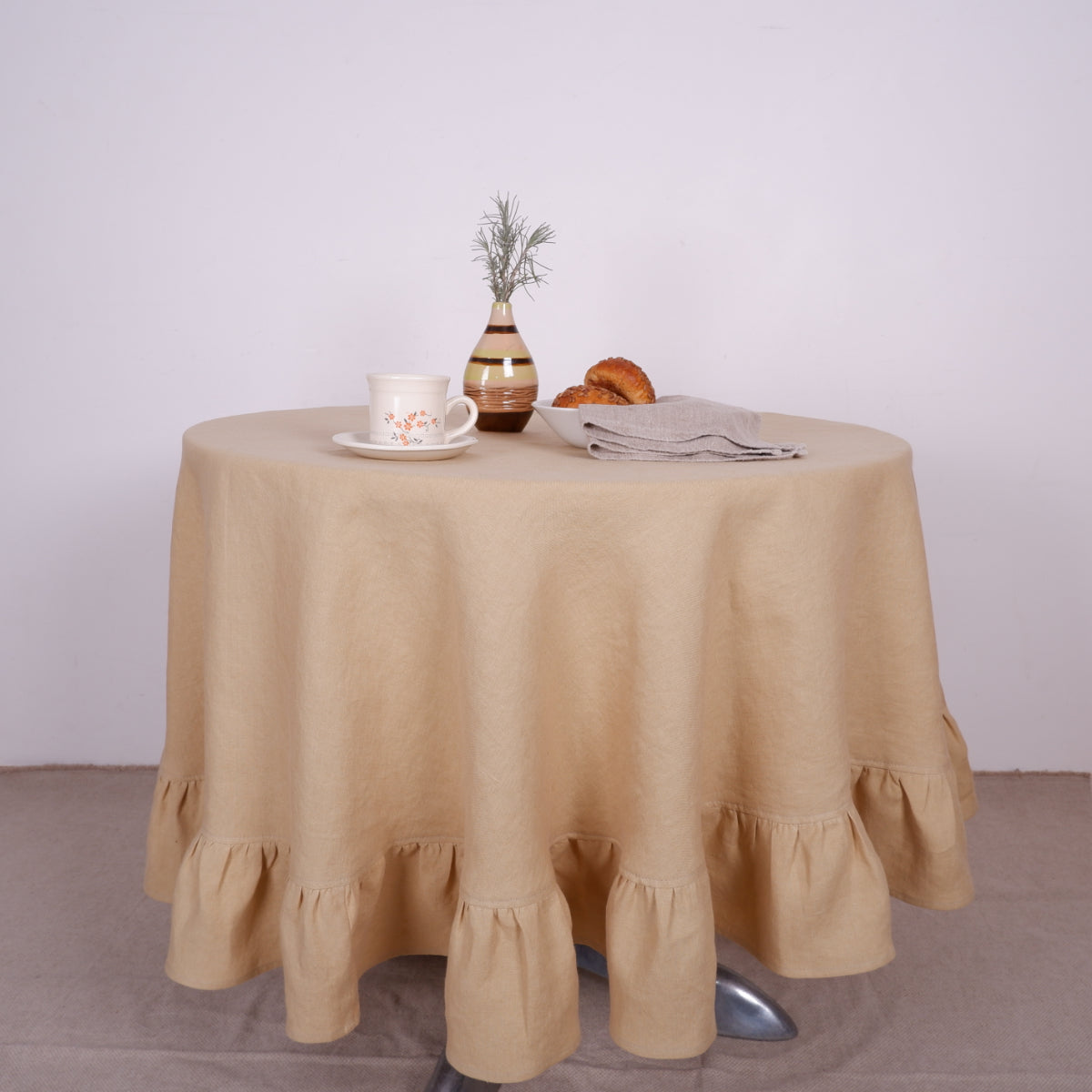 Round linen  tablecloth - with ruffles