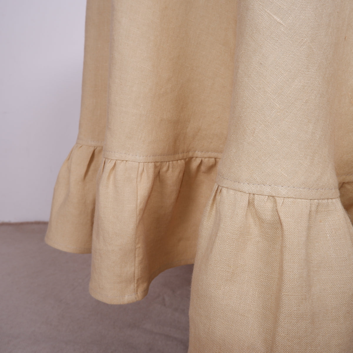 Round linen  tablecloth - with ruffles