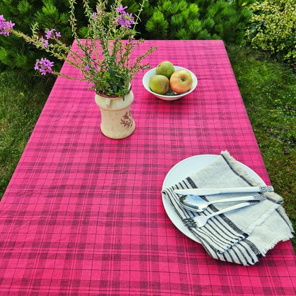 Linen tablecloth - Raspberry checks