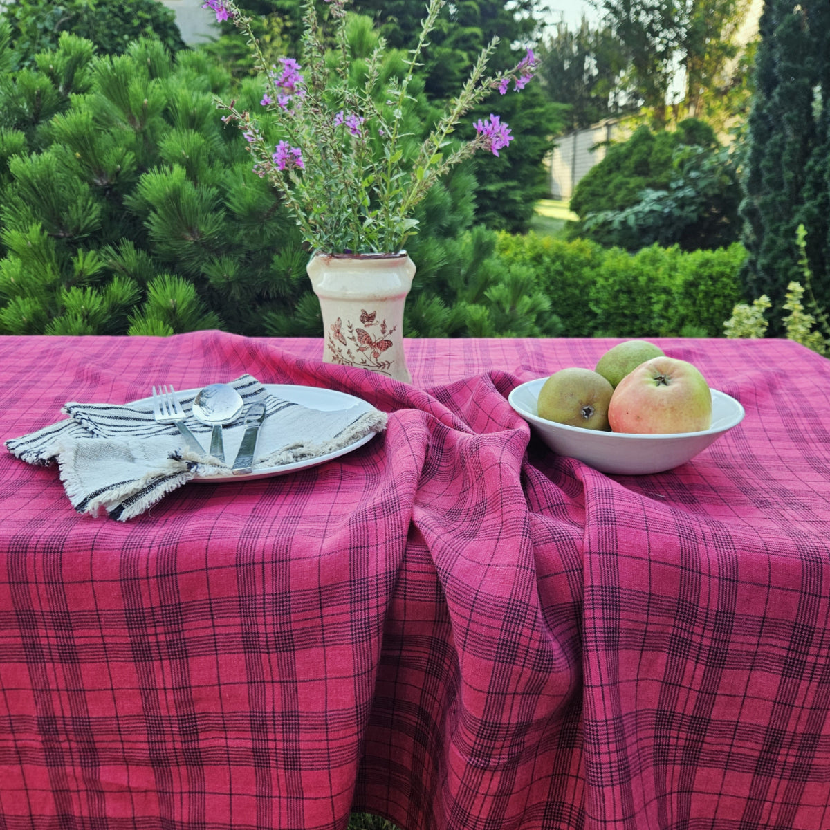 Linen tablecloth - Raspberry checks
