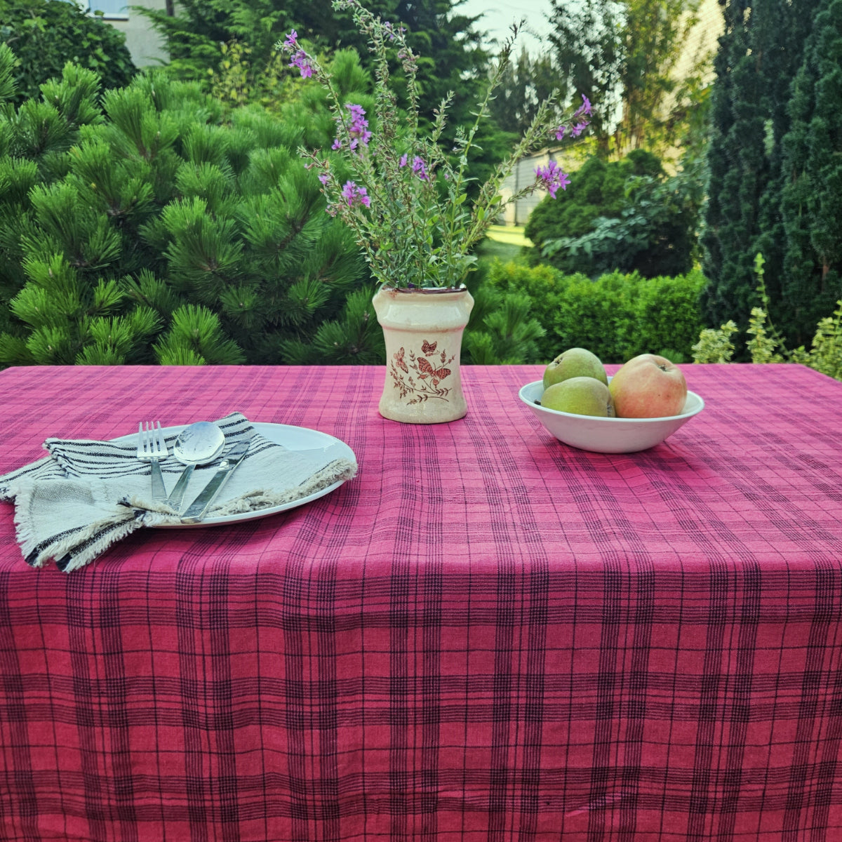 Linen tablecloth - Raspberry checks