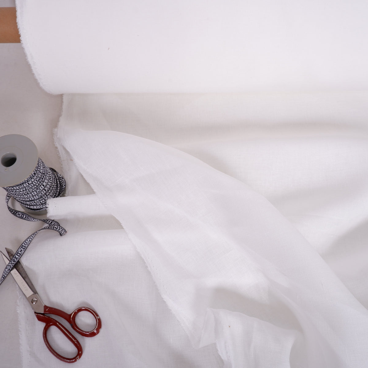 290 cm WIDE - White linen fabric - T028M