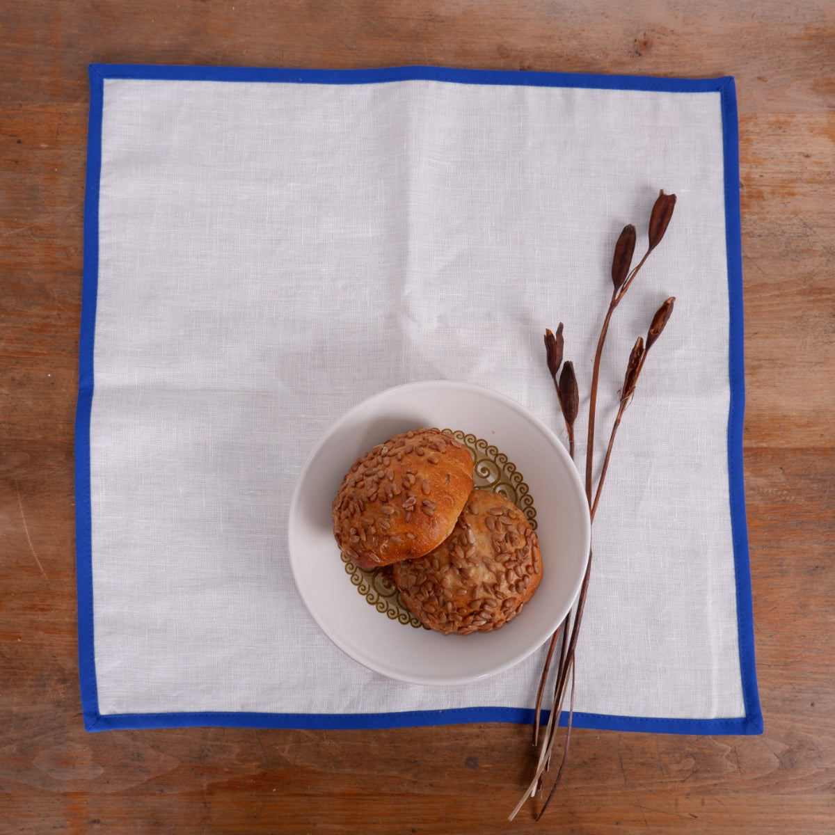 White linen napkin -  Blue hem
