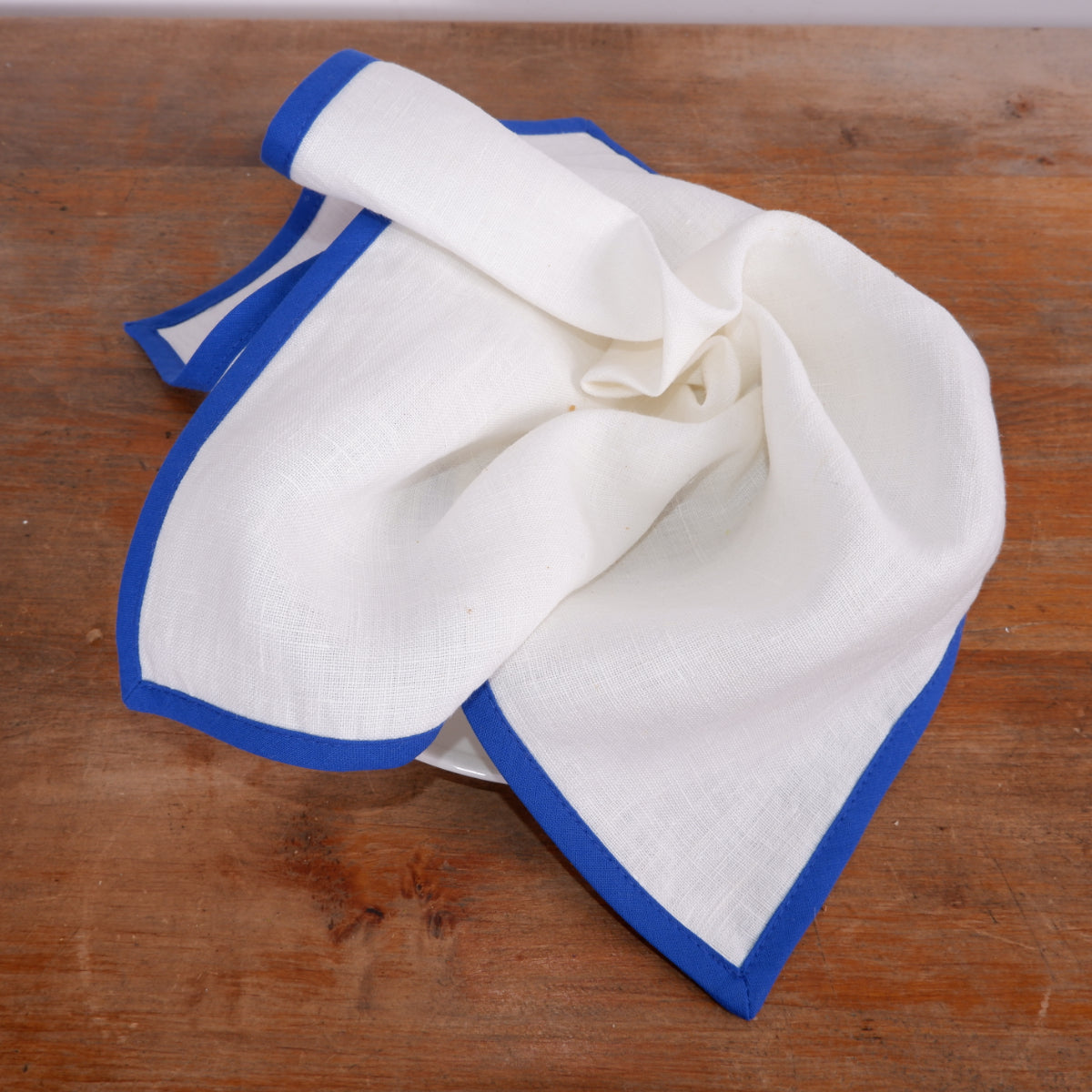 White linen napkin -  Blue hem