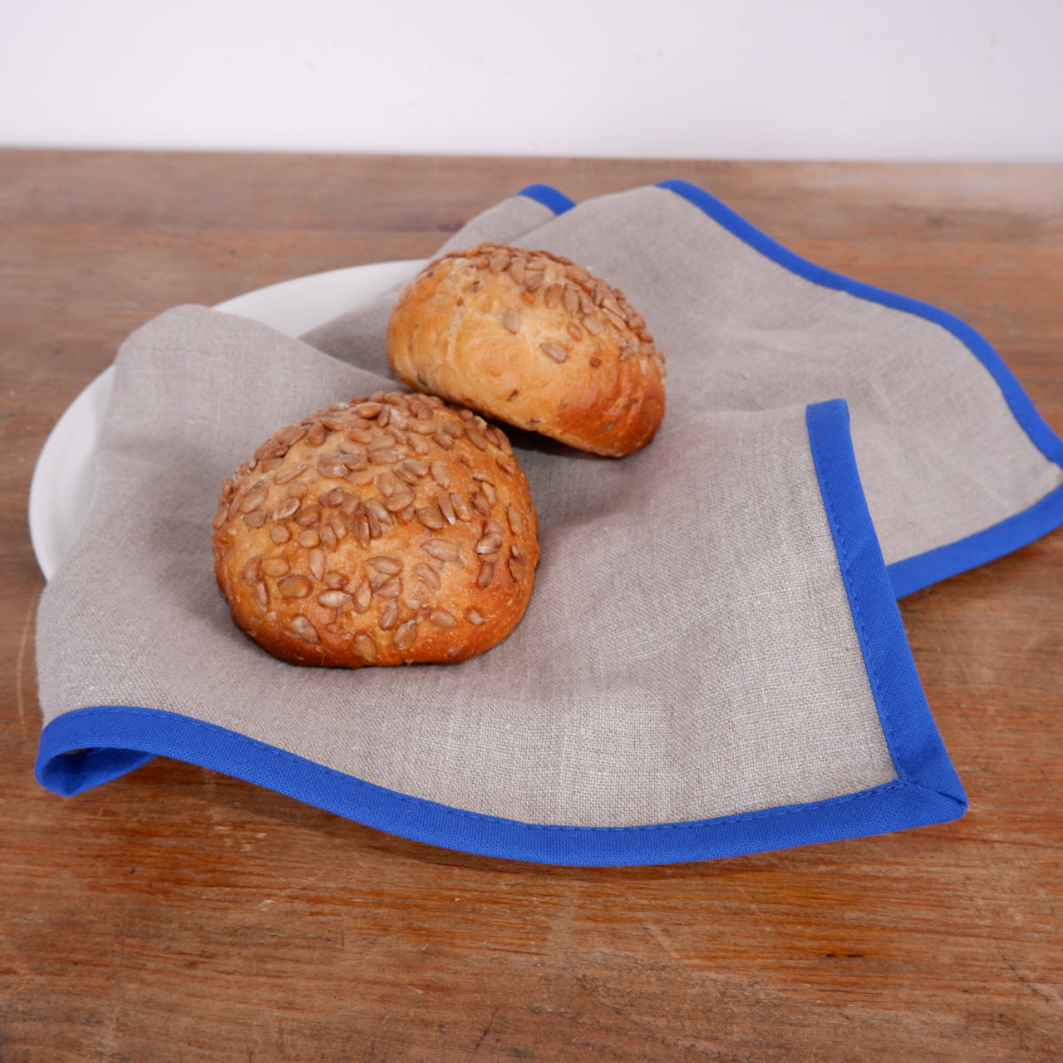 White linen napkin -  Blue hem