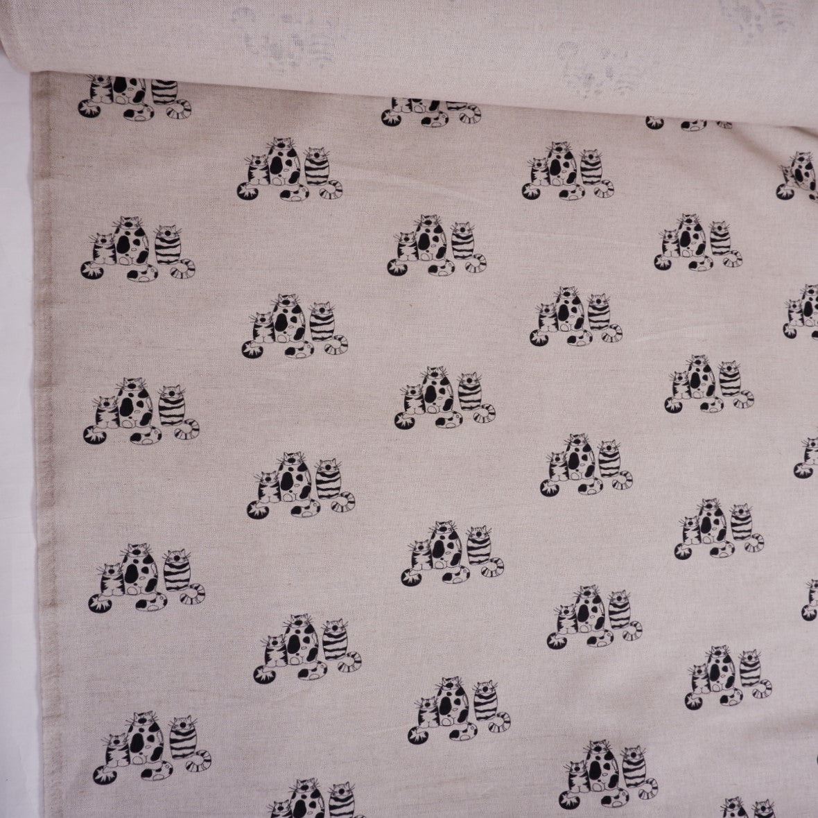 Print - Three cats - linen cotton blended fabric - 963P