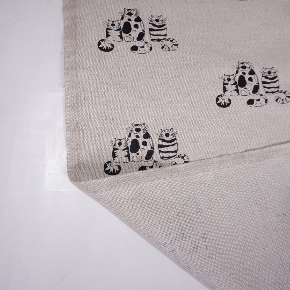 Print - Three cats - linen cotton blended fabric - 963P