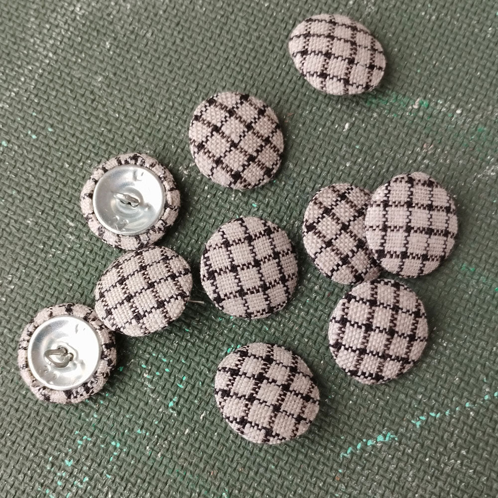 Linen Buttons in notebook linen