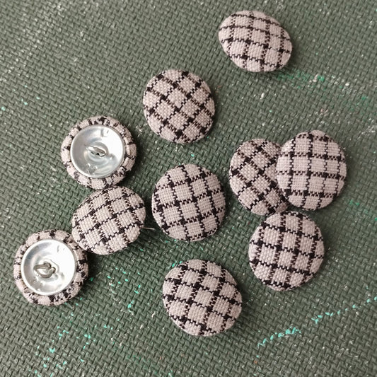 Linen Buttons in notebook linen