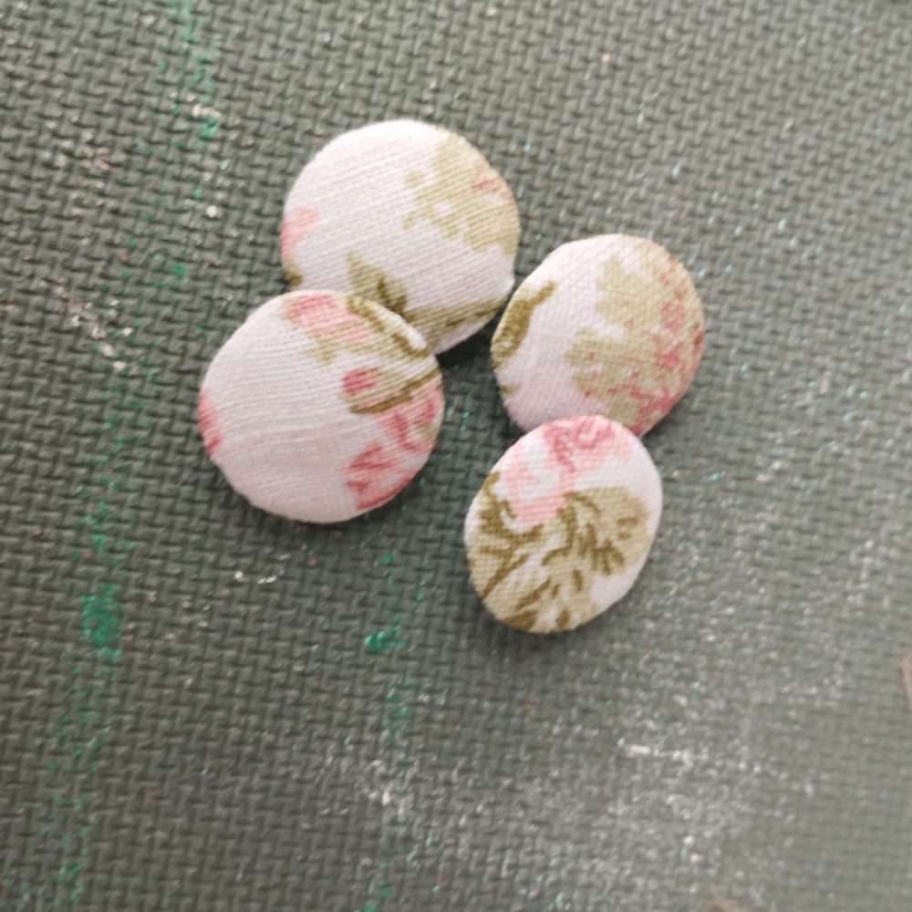 Linen Buttons in blu floral linen 278P roses
