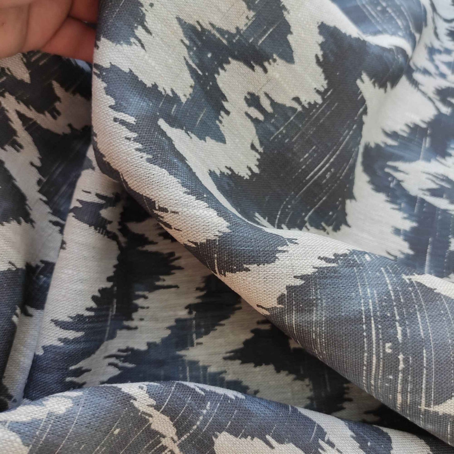 Linen fabric with Abstract Zigzag in navy blue LL332P - 100% linen