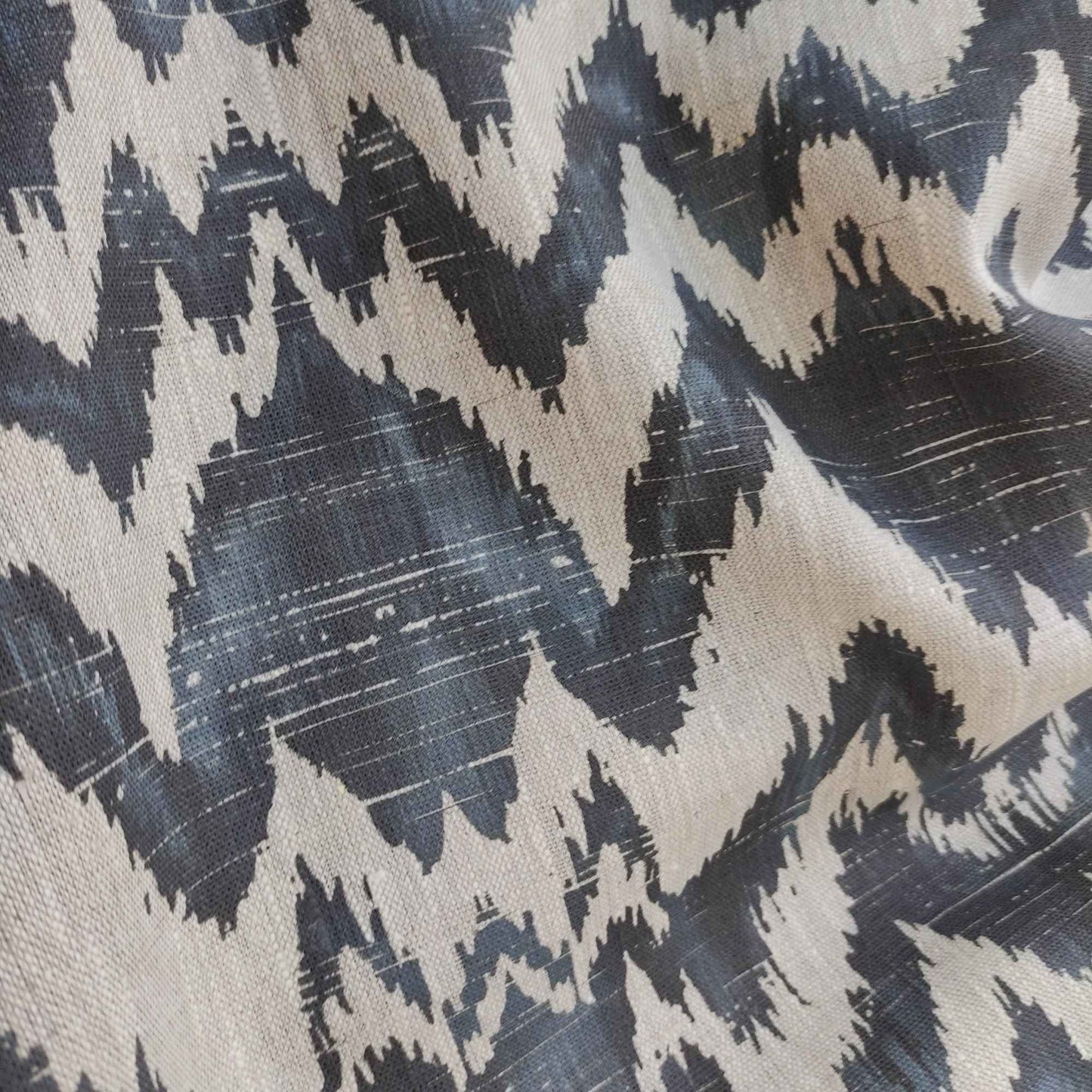 Linen fabric with Abstract Zigzag in navy blue LL332P - 100% linen
