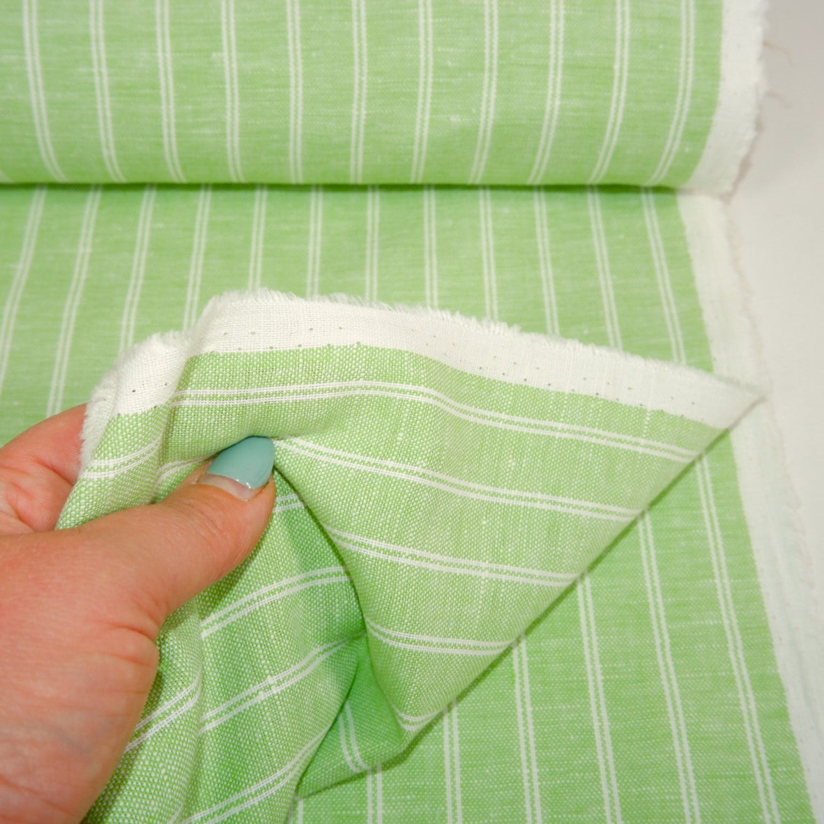 Green and white stripes - linen fabric - T107