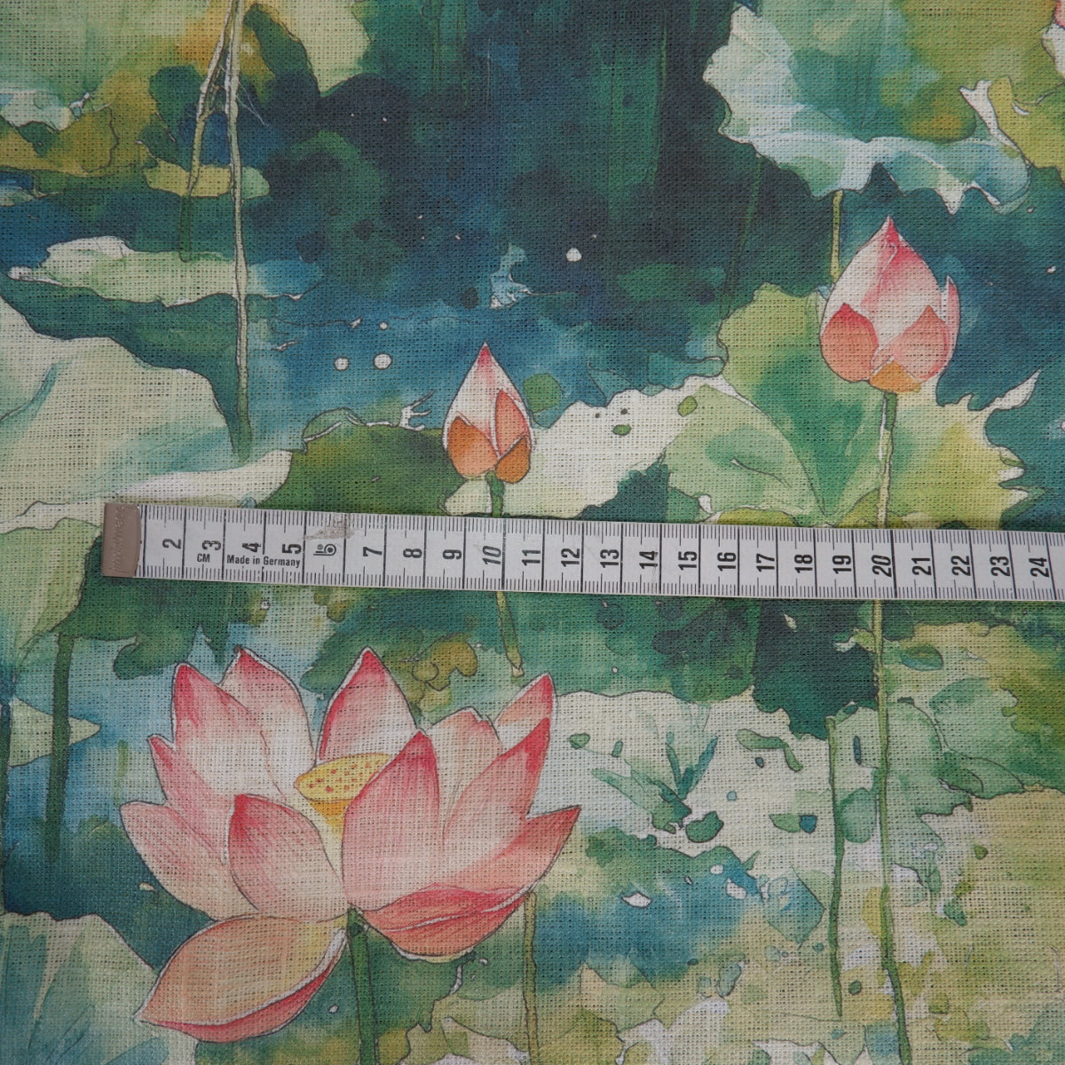 Water Lilly print on green - Printed linen fabric - LL2222P
