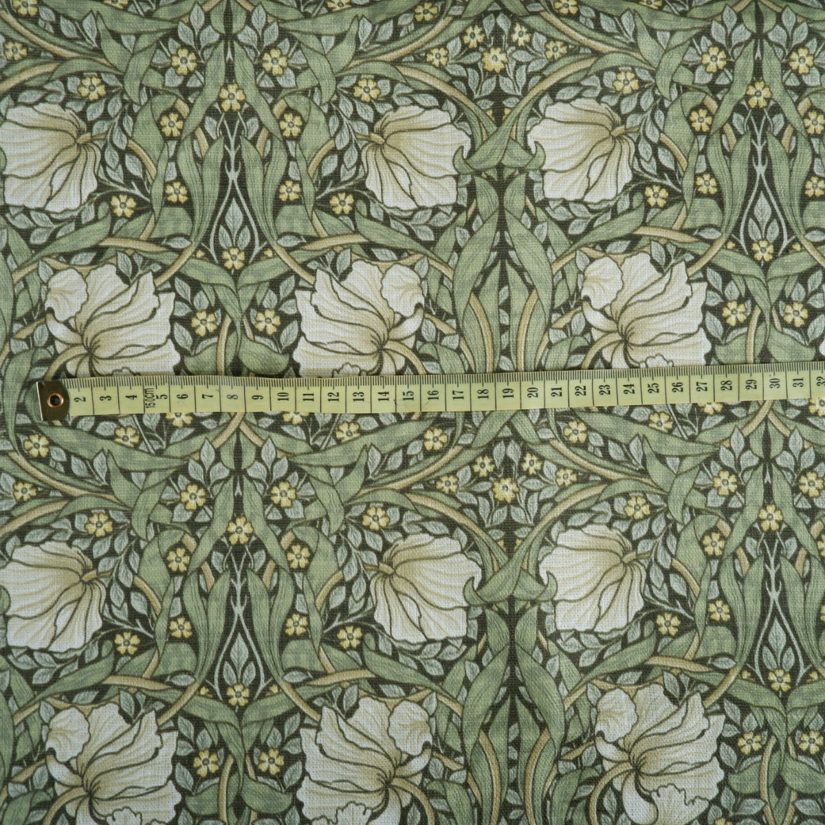 William Morris - Pimpernel green small - printed linen fabric - WM201A