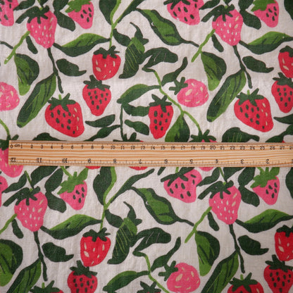 100% LINEN Fabric strawberry field print - linen fabric berries print - Scandinavian linen fabric upholstery home decor dressmaking 2077