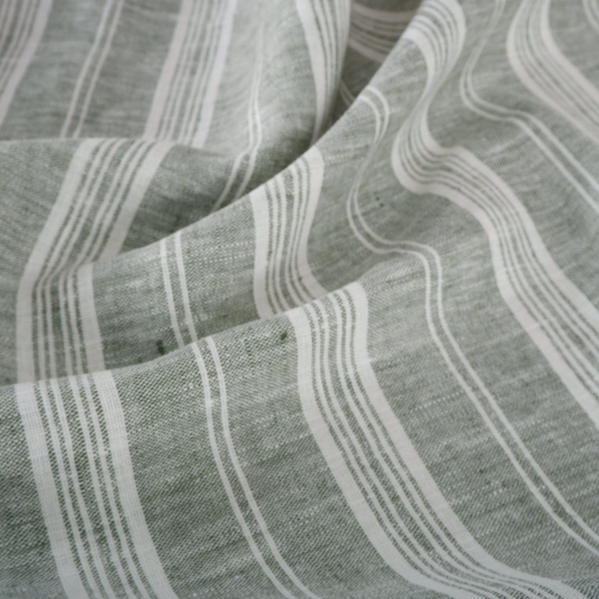 Green COTTAGE stripes - heavy linen fabric - T310