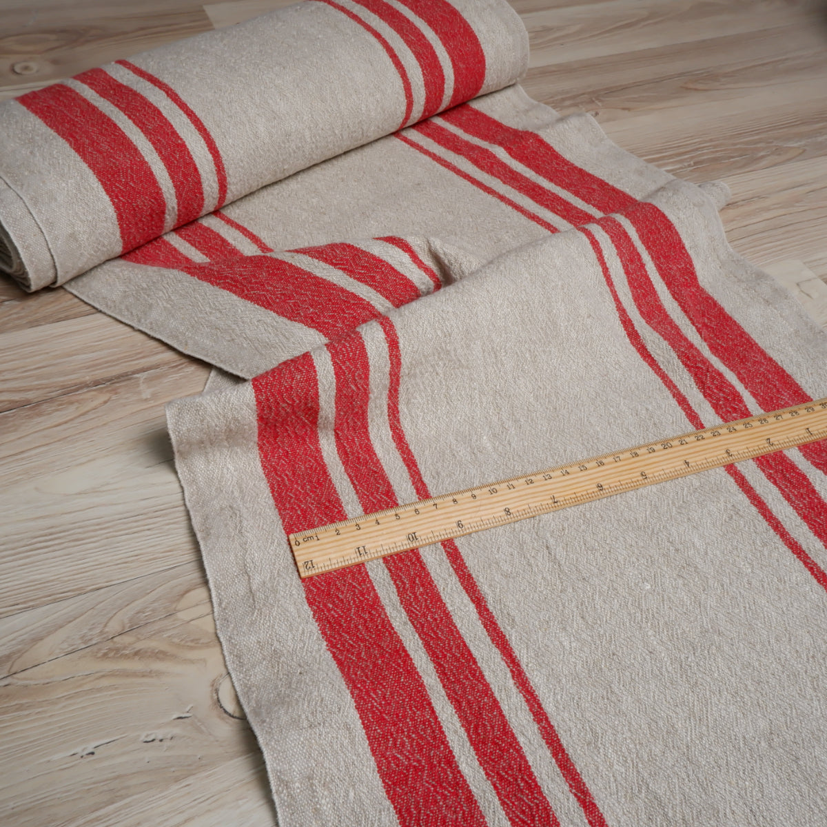 Red stripes in linen fabric - sack weave - Grainsack - 055A