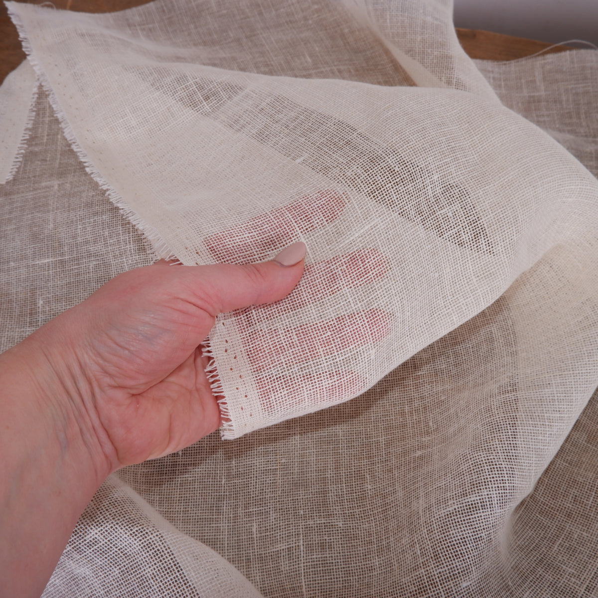 Medium sheer gauze linen - Vanilla - linen fabric - Regular - T033R