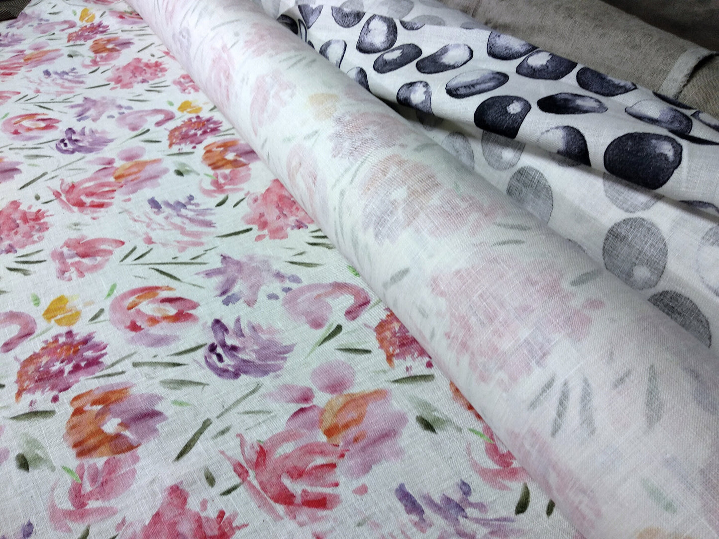 100% linen fabric Medium weight 150gsm  Prewashed . Print watercolor flower . for blouses, dresses, curtains, scarves,